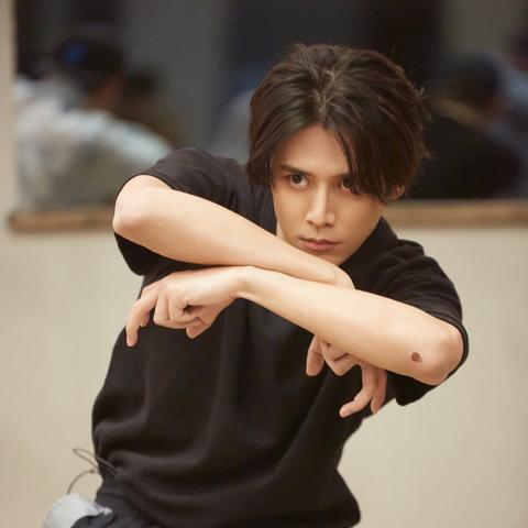 (舞王子视频舞蹈全部)观赏不一样风采的舞王子舞蹈视频，尽情感受舞者的独特魅力